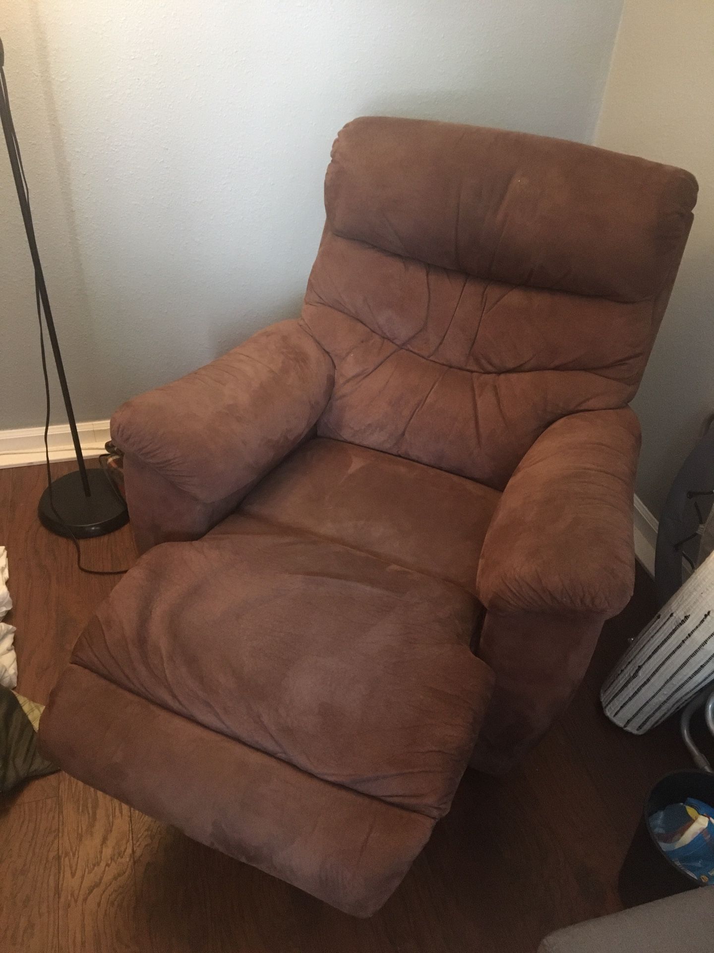 Recliner- free