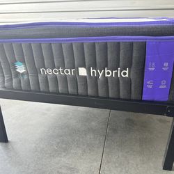Nectar Premier Hybrid Mattress (Twin) Like New / I can deliver!