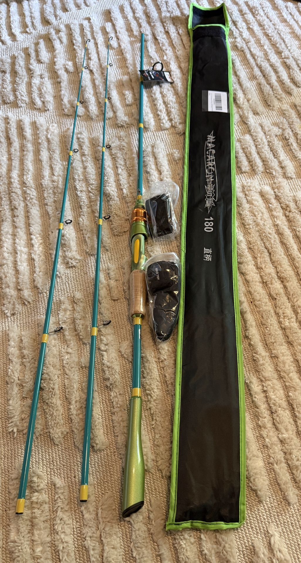HAUT TON 3-Piece Carbon Fiber Fishing Rod Set with Carrying Case – 1.8m (6ft) – Brand New