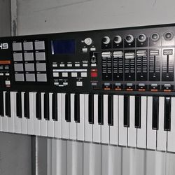 Akai Professional MPK49 49 Key Midi Controller