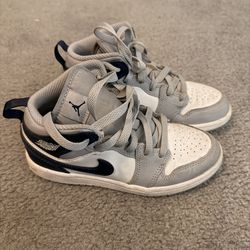 Nike Air Jordan 1 Mid size 1