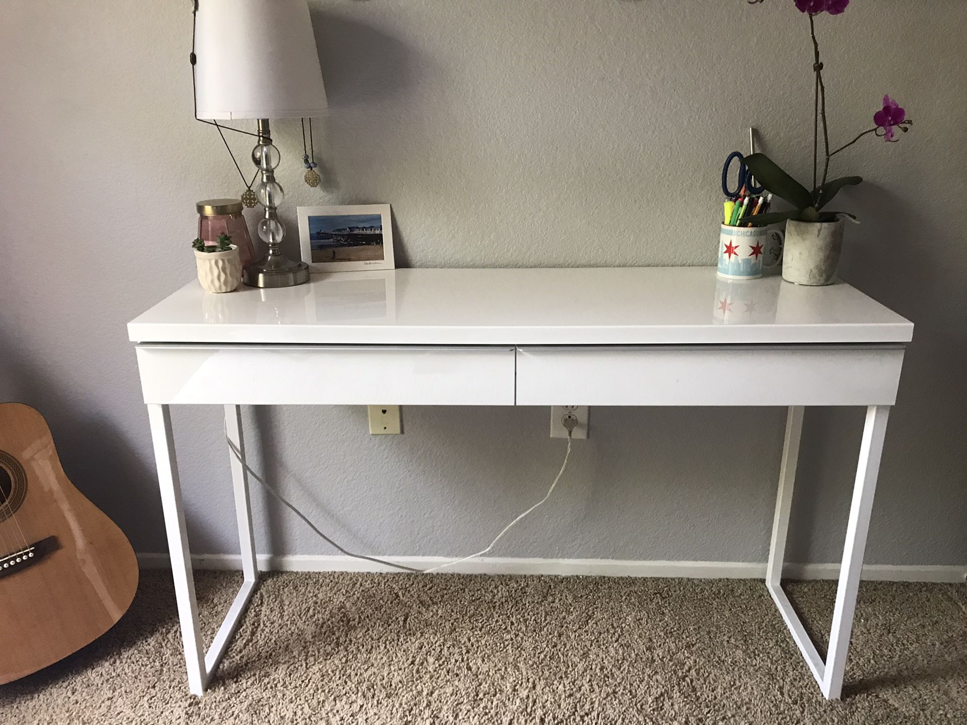 White Desk for Sale in Santee, CA OfferUp