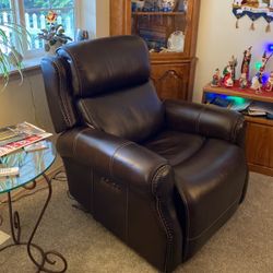 Recliner In Excellent Condition 