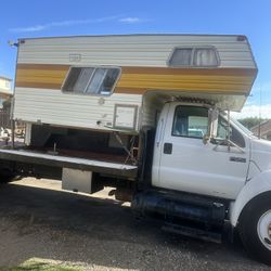 Camper Cab-over 