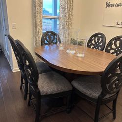 Kitchen Chairs and Table 