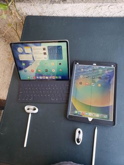 $500! The 4G LTE IPAD PRO 12.9 128GB full Screen 3rd Gen. The 2nd Gen 128GB gold Edition WiFi Only Ipad pro 12.9 $335 firm. $100! Off no pencil