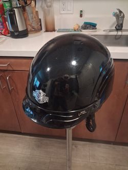 Womans size sm...D.O.T. Approved Harley helmet...Used 2x...$30