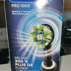 Oral B Rechargeable Toothbrush! New in box! 