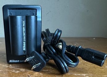 OEM Genuine Nikon MH-18a Quick Battery Charger w/ Nikon EN-EL3A Battery
