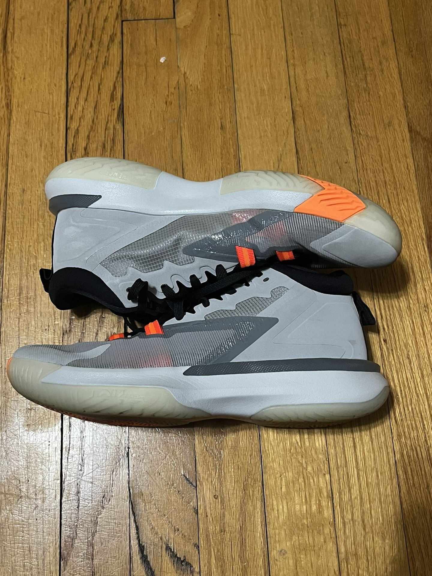 Jordan zion 1 Sneakers Smoke Grey Total Orange size 10