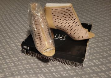 Womens Shoes. New With Box, A.N.A. = Cornelius. Size: 8. Thanks for looking