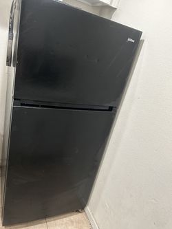 Fridge for sale   150