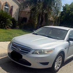 2010 Ford Taurus