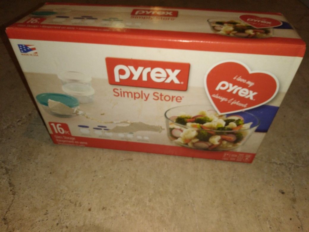 PYREX 16 PIECE SET