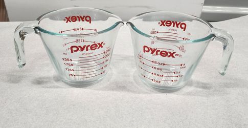 Pyrex Glass Measuring Cup (1 Cup)