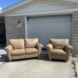 NATTUZZI LOVE SEAT/CHAIR ( FREE DELIVERY)