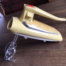 Vintage Retro General Electric Hand Held Mustard Colored Mixer 