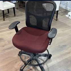 Drafting chair, Tempurpedic, like New!!!