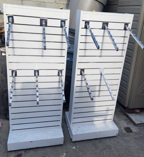 Raca para Ropa/Accessories for Sale in Los Angeles, CA OfferUp