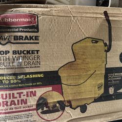 Rubbermaid Wave Brake Mop Bucket With Wringer And Drain