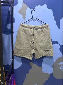 Essential short size M