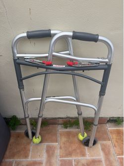 Andador de adulto 13$