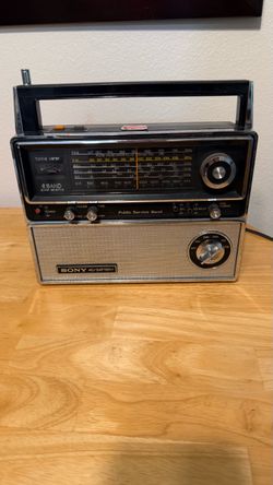 Sony TFM-8000W Vintage AC/Battery Radio