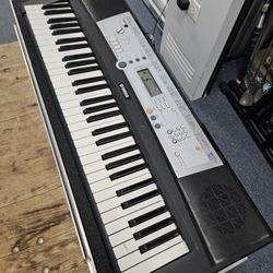 Yamaha YPT-200 61-Key Keyboard 🎹 LCD Display Built-In Speakers