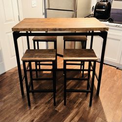 Indoor/outdoor Dining Set 4 Chairs + Two Extra Bar chairs 