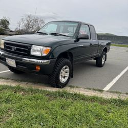 Toyota Tacoma Prerunner 