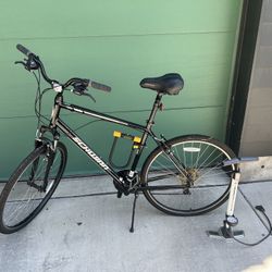 Schwinn Signature Men’s Fremont Hybrid Bike