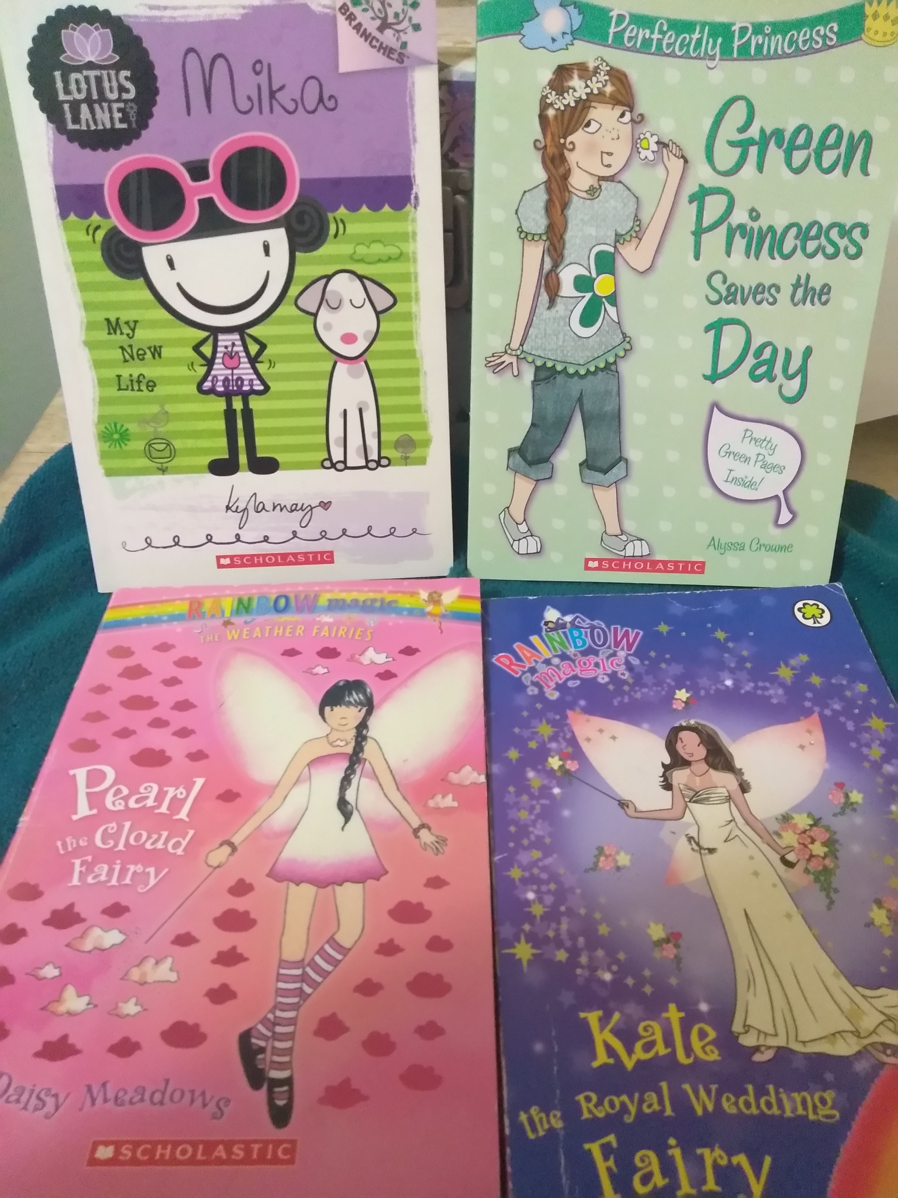 Scholastic books: Mika, Perfectly Princess + 2 bonus books: Rainbow Magic