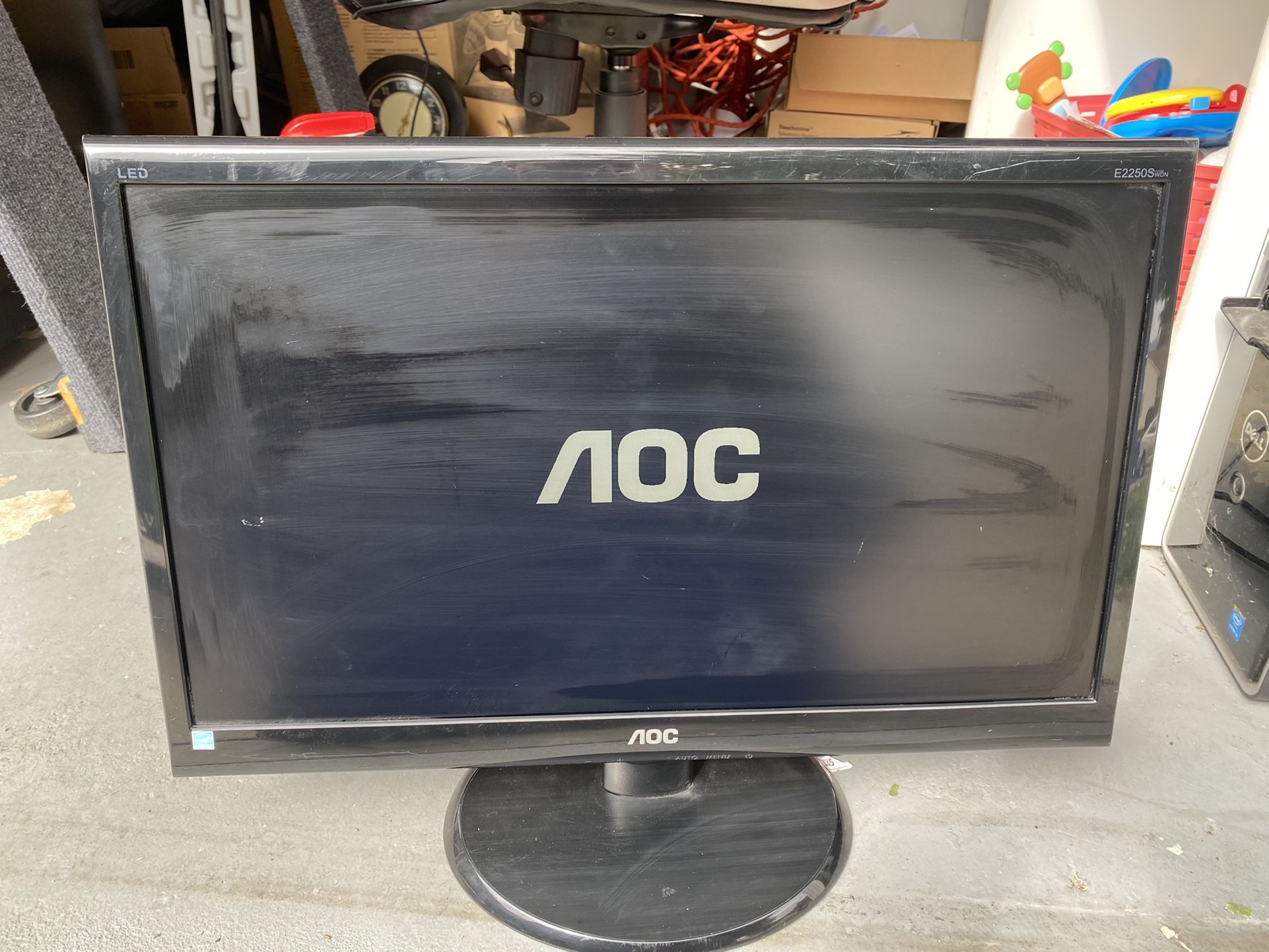 AOC LED LCD Monitor 21.5 Inch 215LM00019 With Power Cable And Super VGA Cable Mountable Base