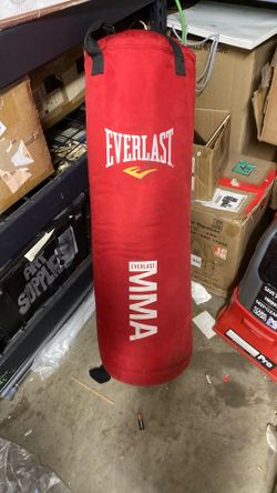 EVERLAST MMA PUNCHING BAG