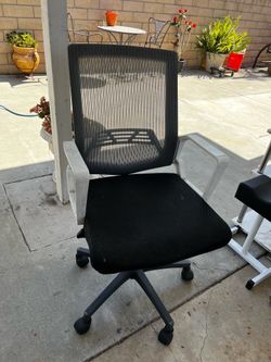 Desk chair free