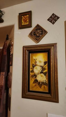 VINTAGE ORNATE GOLD VELVET FRAMED FLORAL YELLOW FLOWER BOUQUET ACRYLIC CANVAS SIGNED PAINTING PICTURE ART WALL DECOR