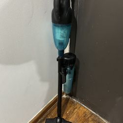 Makita vacuum cleaner.