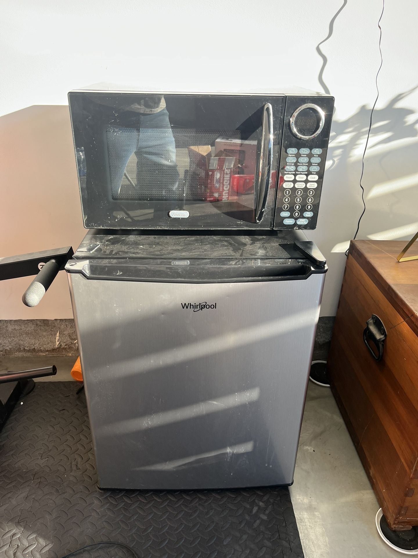 Mini fridge Microwave Combo