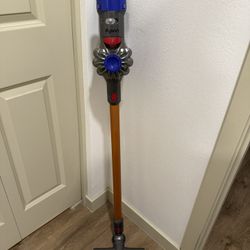 Dyson V8 Absolute 