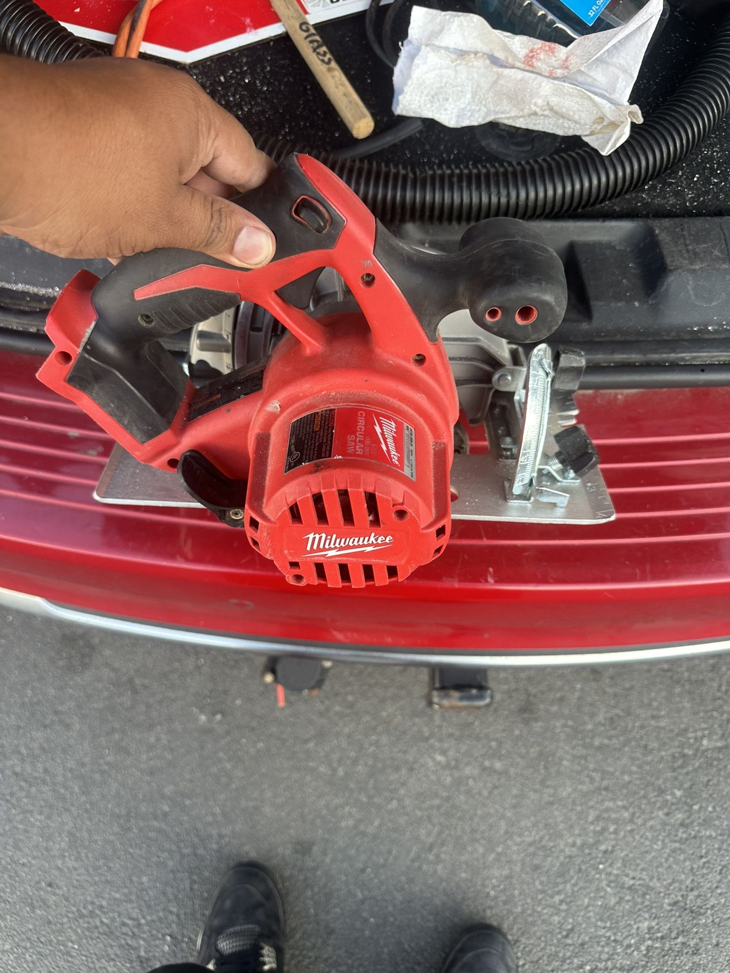 Milwaukee Circular Saw With Metal Blade And Wood Blade