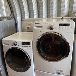 Frontload washer Dryer 