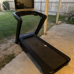 Nordictrack 2450 Commercial Treadmill 