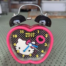 Hello Kitty apple shaped analog clock