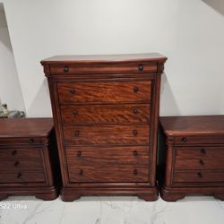 💥DRESSER 2 NIGHT STANDS💥