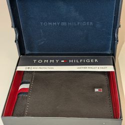 Tommy Hilfiger Genuine Leather Wallet With RFID Protection 