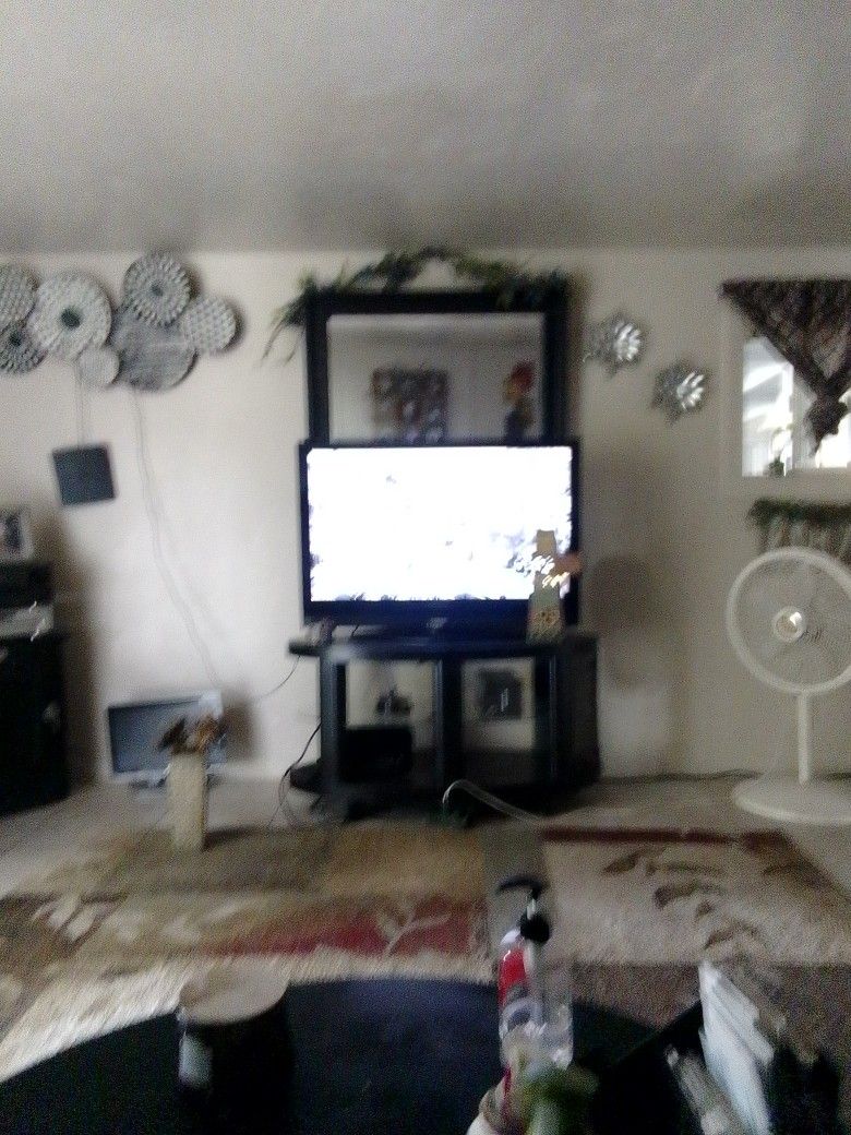 42 Inch Color Tv With Mirror And Stand