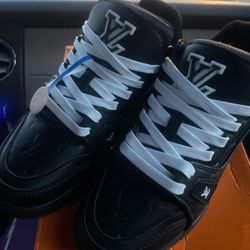 Louis Vuitton Size 9