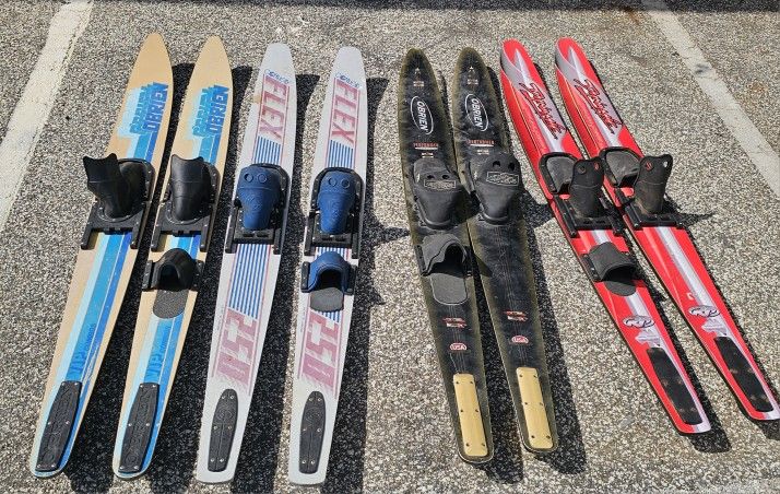 4 Pairs Of Combo Water Skis