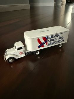 ERTL 1937 Ford Tractor Trailer National Street Rod Association (NSRA) Diecast Coin Bank with Key