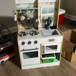 Toy kitchen